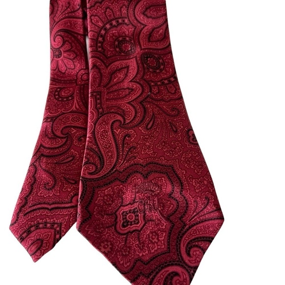 Countess Mara New York Sistine Silk Red and Black Paisley Tie 59 inches. - Picture 4 of 5